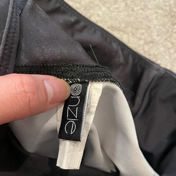 Onzie Origami Peloton Sports Bra and Ankle-Length Leggings set, sz M - Picture 4 of 5